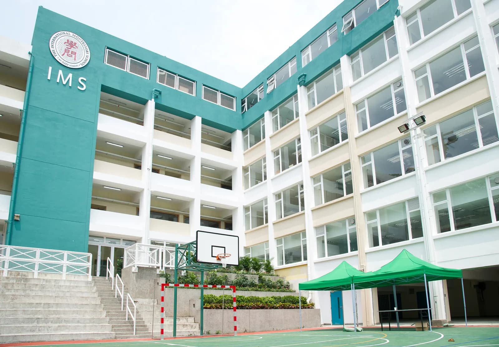 蒙特梭利国际学校赤柱校区教学楼与操场