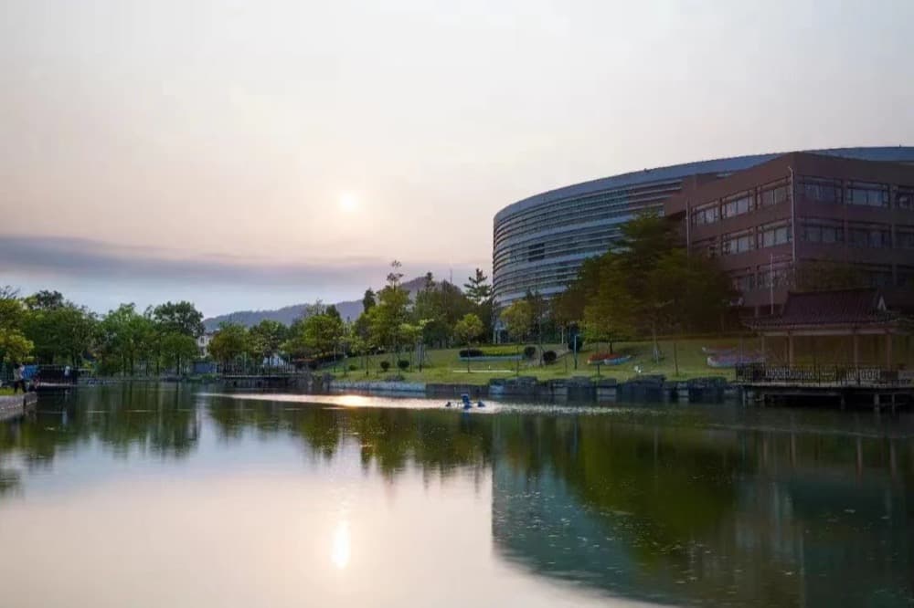 广东理工学院 - 图片 7