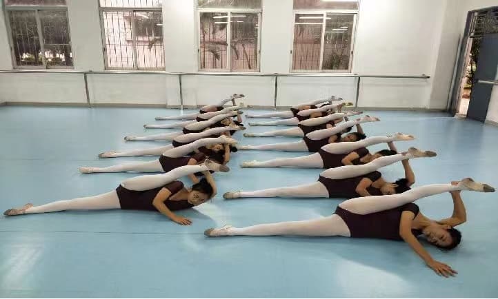 广东理工学院 - 图片 2