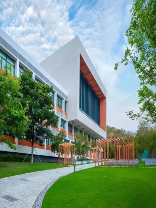 华润小径湾贝赛思国际学校 | Be Inspired And Strive to A New Journey | 乘风破浪启新程，励志笃行启华章