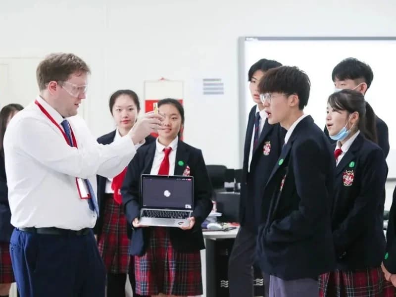 珠海德威国际高中  |  新学期攻略！快打开横琴德威全新开学指南