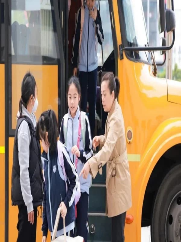 深圳市南山中英文学校协同港籍学生班|喜报|NCIC 开学 | 以爱为底色，用科技做画笔：新学期，共绘一幅腾飞画卷