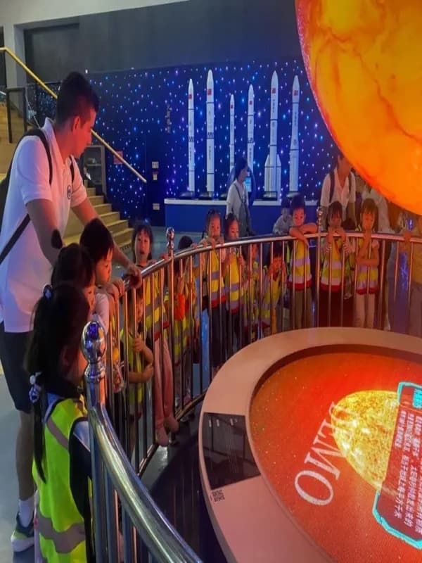 理德幼儿学园   |   横跨1.471亿公里的“太空探索计划”（下）
