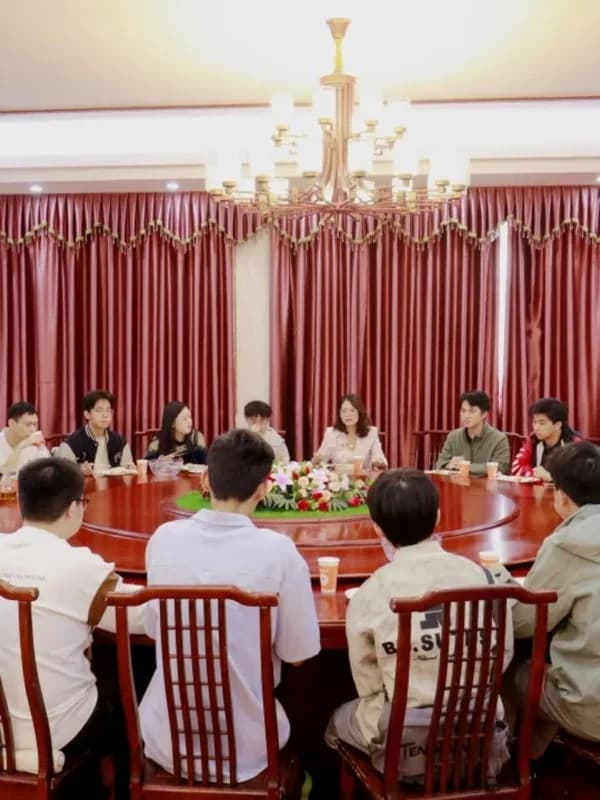 广东理工学院 | 哇，书记校长“约”饭啦！