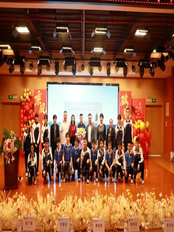 大道至简DSE（博恒橘郡校区） |   与光同行，探索未来 | 博恒实验学校科学副校长专题讲座开讲啦！