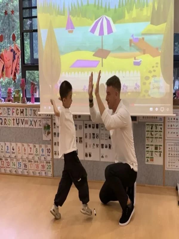 理德幼儿学园  |  洞影间 攀云巅（下）