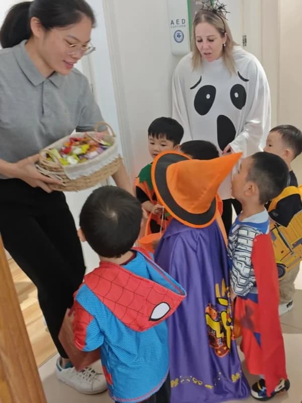 科发幼儿园 | 万圣节荧光派对，解锁科宝成长的N种潜能！