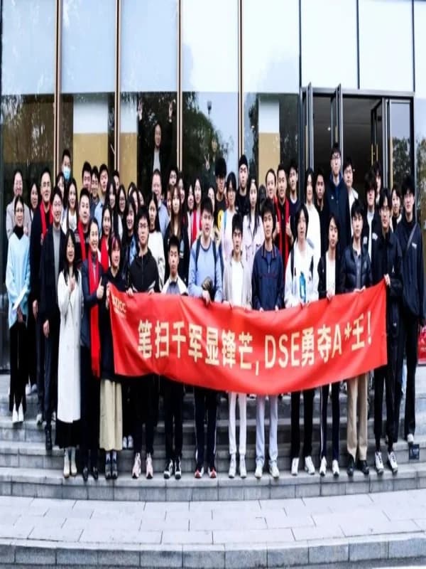 深圳湾国际艺术教育SWAS  |  笔扫千军显锋芒，SZICC学子决战DSE！（下）