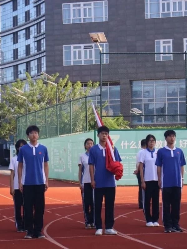 深圳菁华中英文实验中学 | 【国旗下讲话】共创,共荣,共精彩——2025-2026学年第一学期第8周主题教育