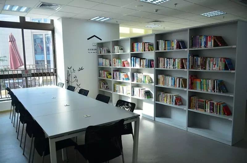 深圳市坪山区弘金地学校 - 图片 18