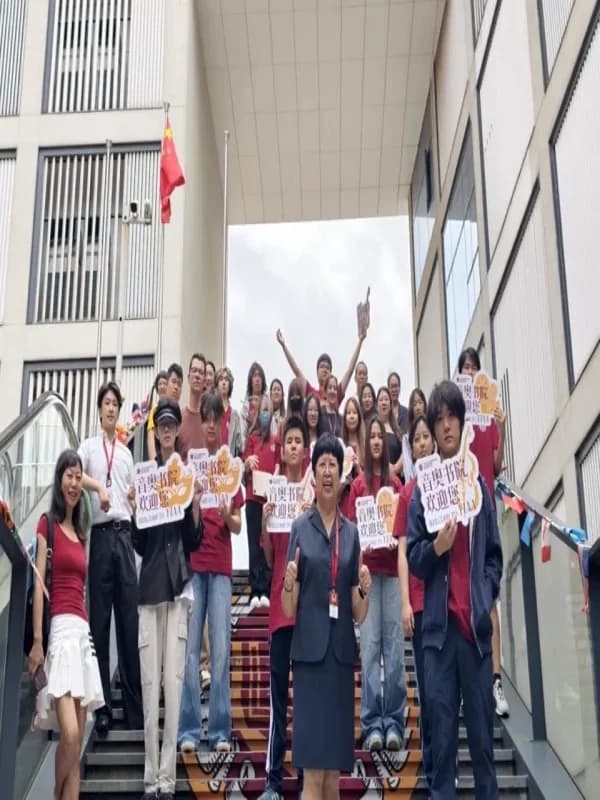 音奥艺术书院 | 金秋重逢,欢迎回家!NEW START——YIAA2025/2026SEMESTER 迎新仪式暨5D艺术节盛大启幕!