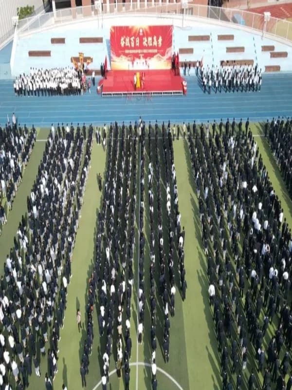 深圳外国语学校(盐田)高中部国际书院|喜报|奋战百日 决胜高考 | 深外高中园2025届高三年级百日誓师大会(下)