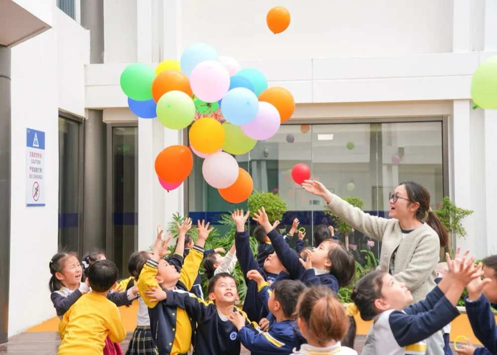 深圳贝赛思学校师生开展校园活动