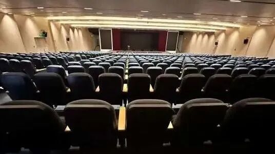 校园演奏厅内部